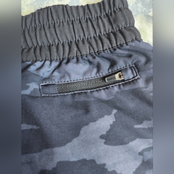 Vuori Women's Clementine Shorts Size Medium - Picture 5 of 5